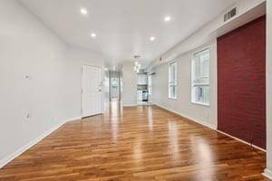 Jc Heights, NJ 07307,310 PALISADE AVE  #301