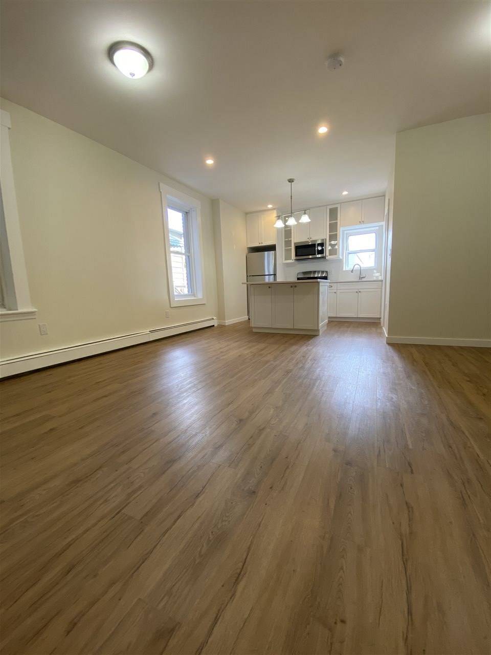 Bayonne, NJ 07002,12 EAST 15TH ST  #1
