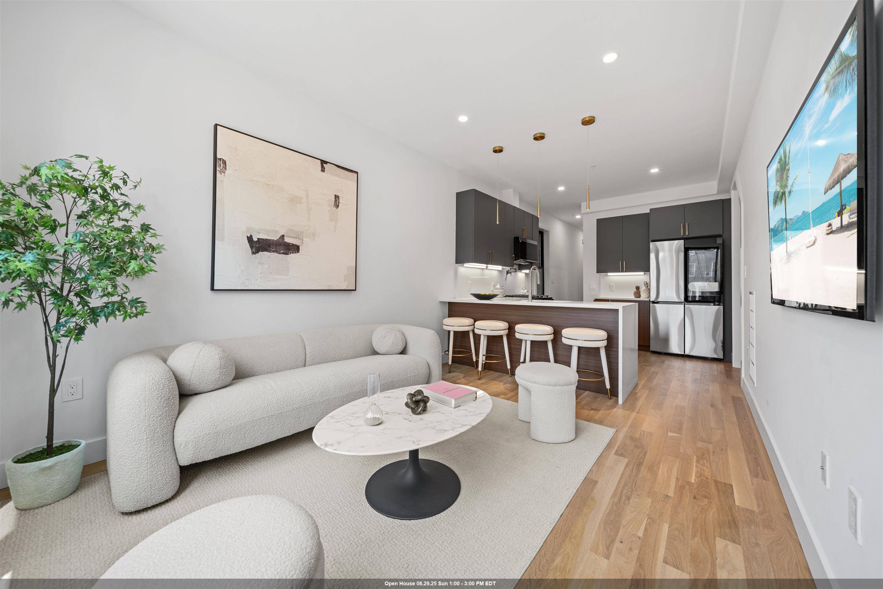 28 BEACON AVE #1, Jc Heights, NJ 07306