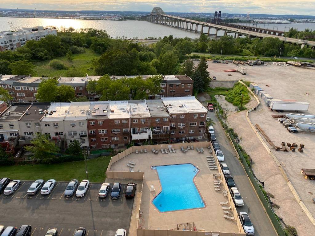 Bayonne, NJ 07002,1225 KENNEDY BLVD  #12J