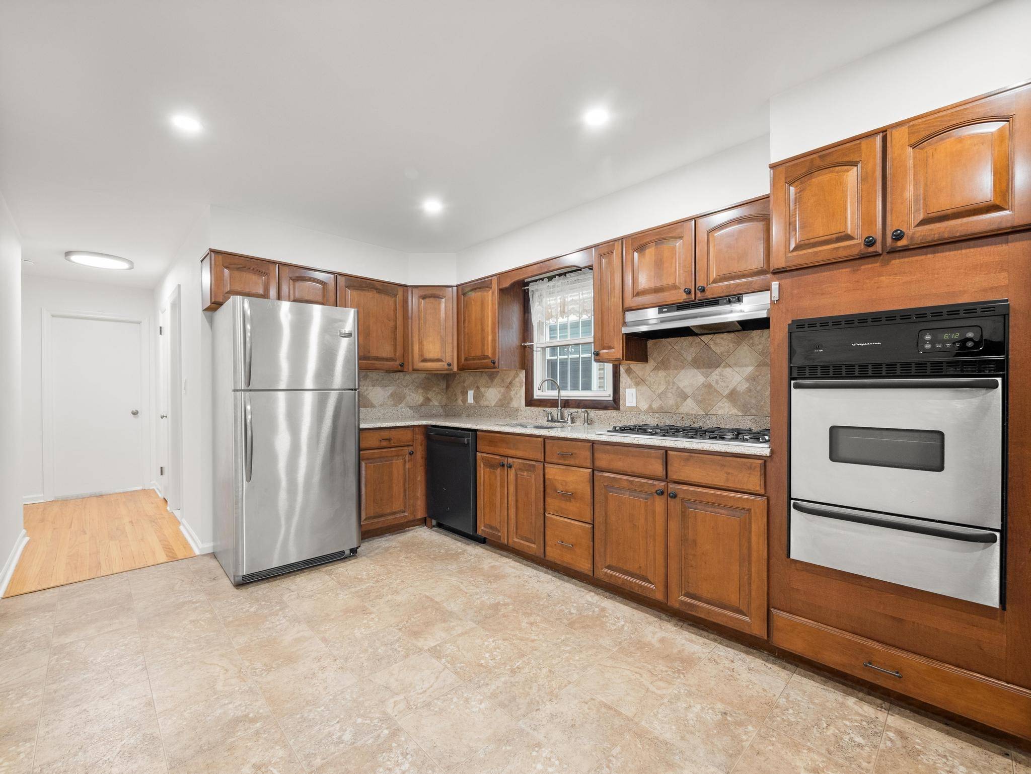 Jc West Bergen, NJ 07305,412 CATOR AVE  #1