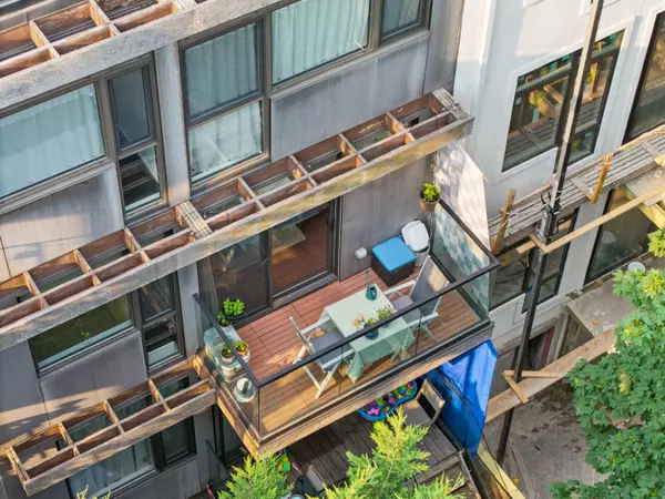 Jc Downtown, NJ 07302,227 MONTGOMERY ST  #2