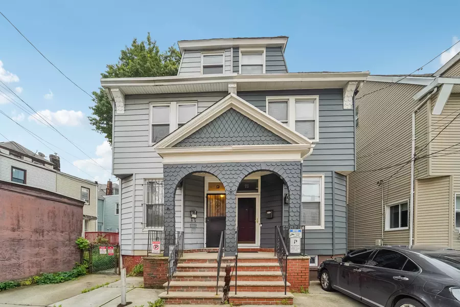 9 HOWARD PL, Jc Journal Square, NJ 07306