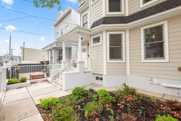 Jc Bergen-lafayett, NJ 07304,211 SUMMIT AVE  #2