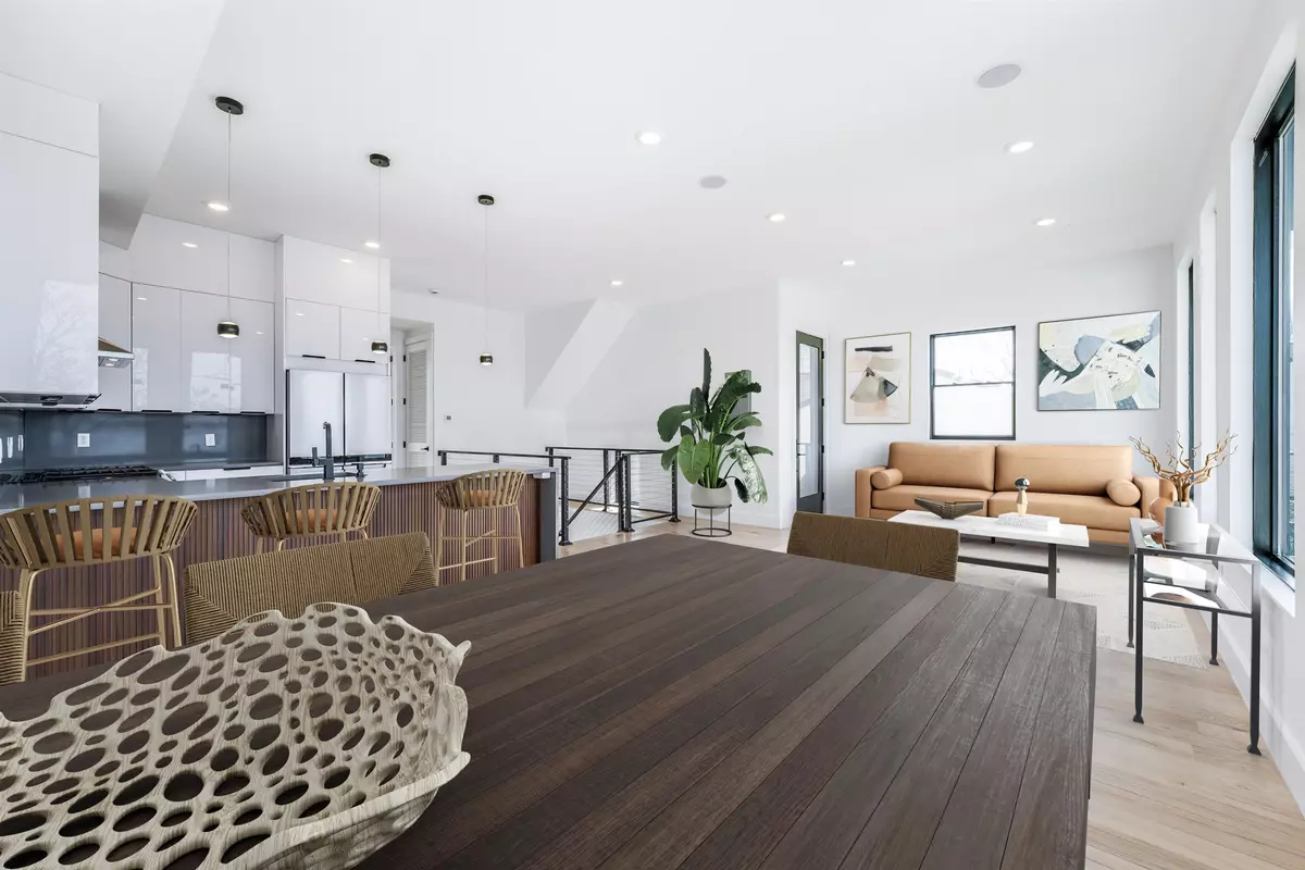 Jc West Bergen, NJ 07305,33 SUBURBIA CT  #1