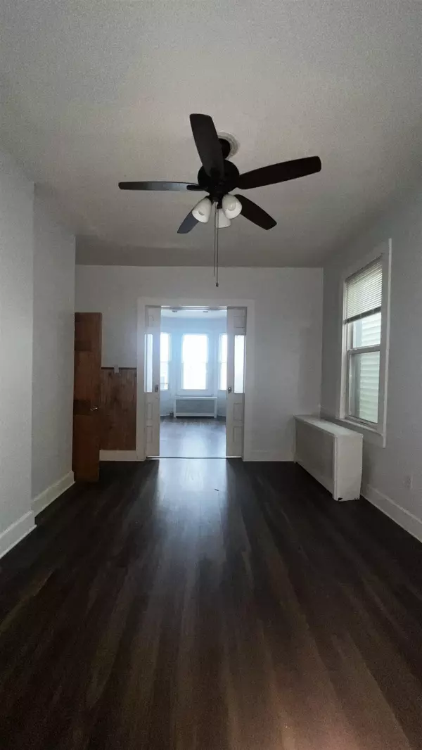 Jc Bergen-lafayett, NJ 07305,187 CLERK ST  #2FL