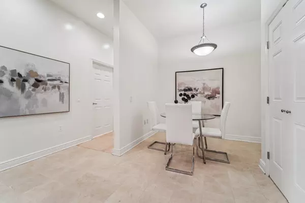 North Bergen, NJ 07047,7400 RIVER RD  #114