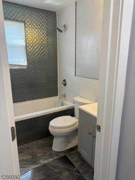 248 CONKLIN AVE  #2R, Hillside, NJ 07205-1450