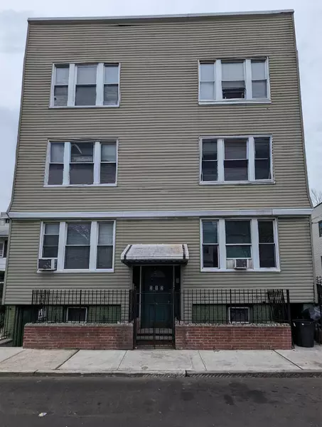 212 MYRTLE AVE, Jc Greenville, NJ 07305