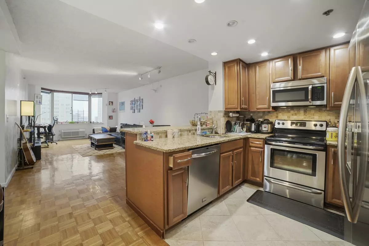 Jc Downtown, NJ 07302,1 2ND ST  #2305