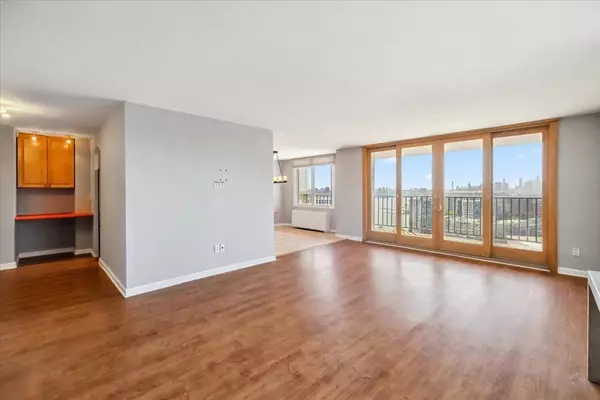 Union City, NJ 07087,380 MOUNTAIN RD  #213