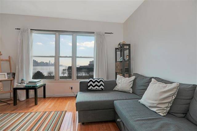 330 THE PROMENADE, Edgewater, NJ 07020