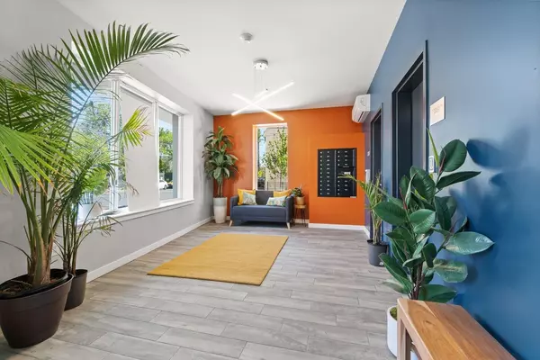 Jc West Bergen, NJ 07305,306 BERGEN AVE #204