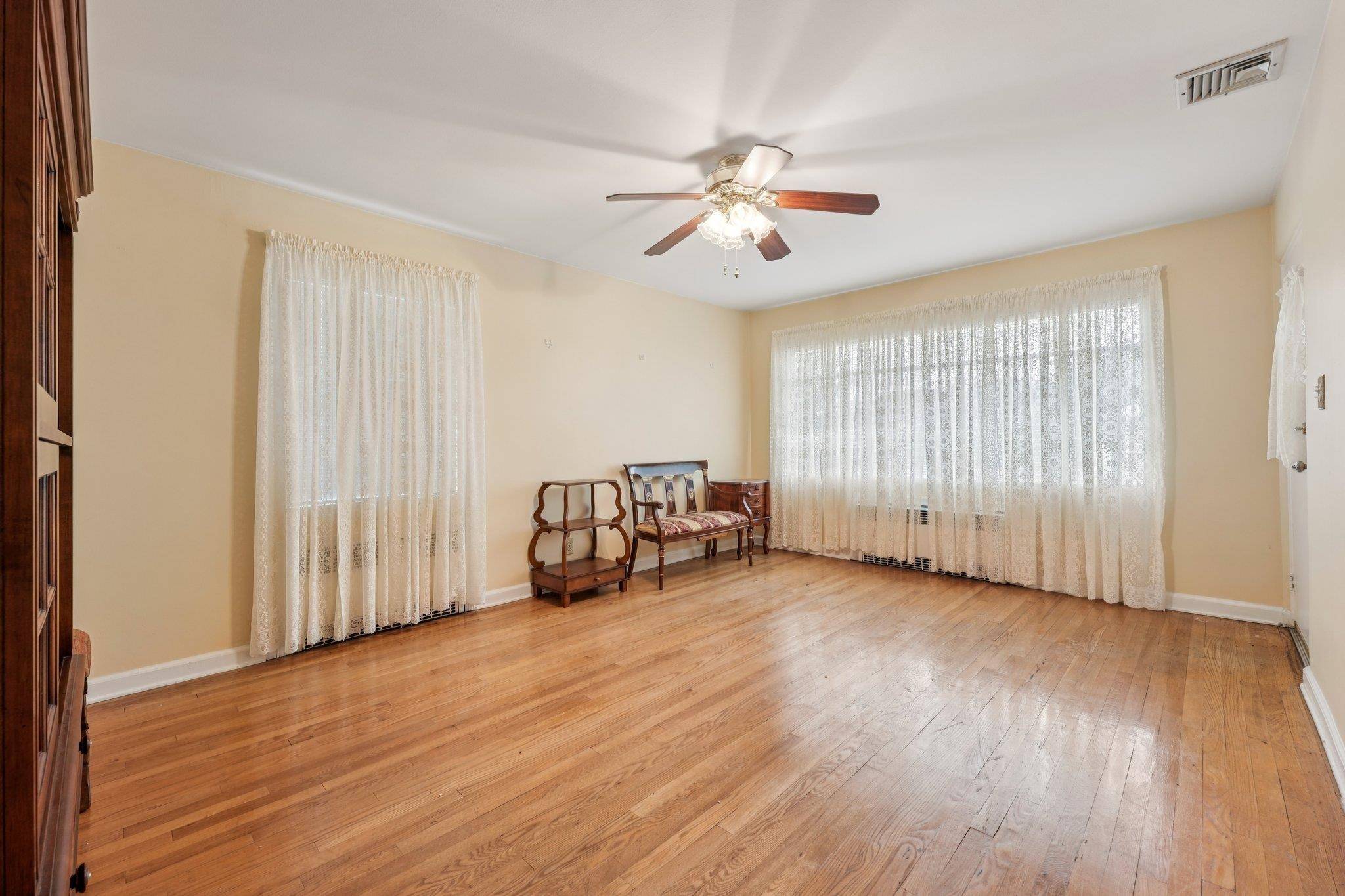 Secaucus, NJ 07094,21 PIKEVIEW TERRACE