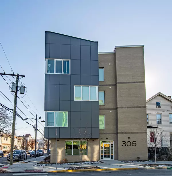 306 BERGEN AVE  #404, Jc West Bergen, NJ 07305