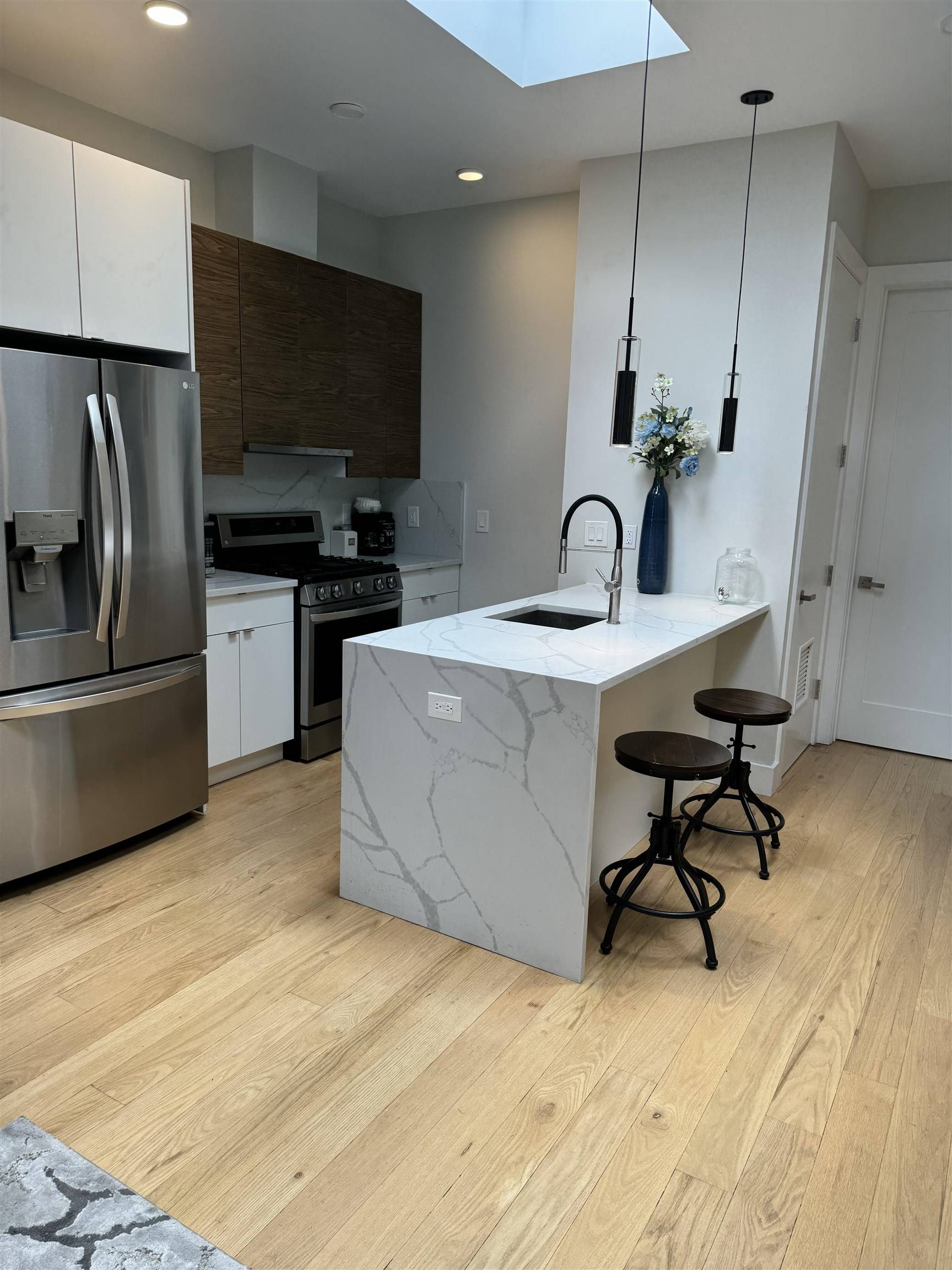 Jc Heights, NJ 07030,176 GRIFFITH ST  #2