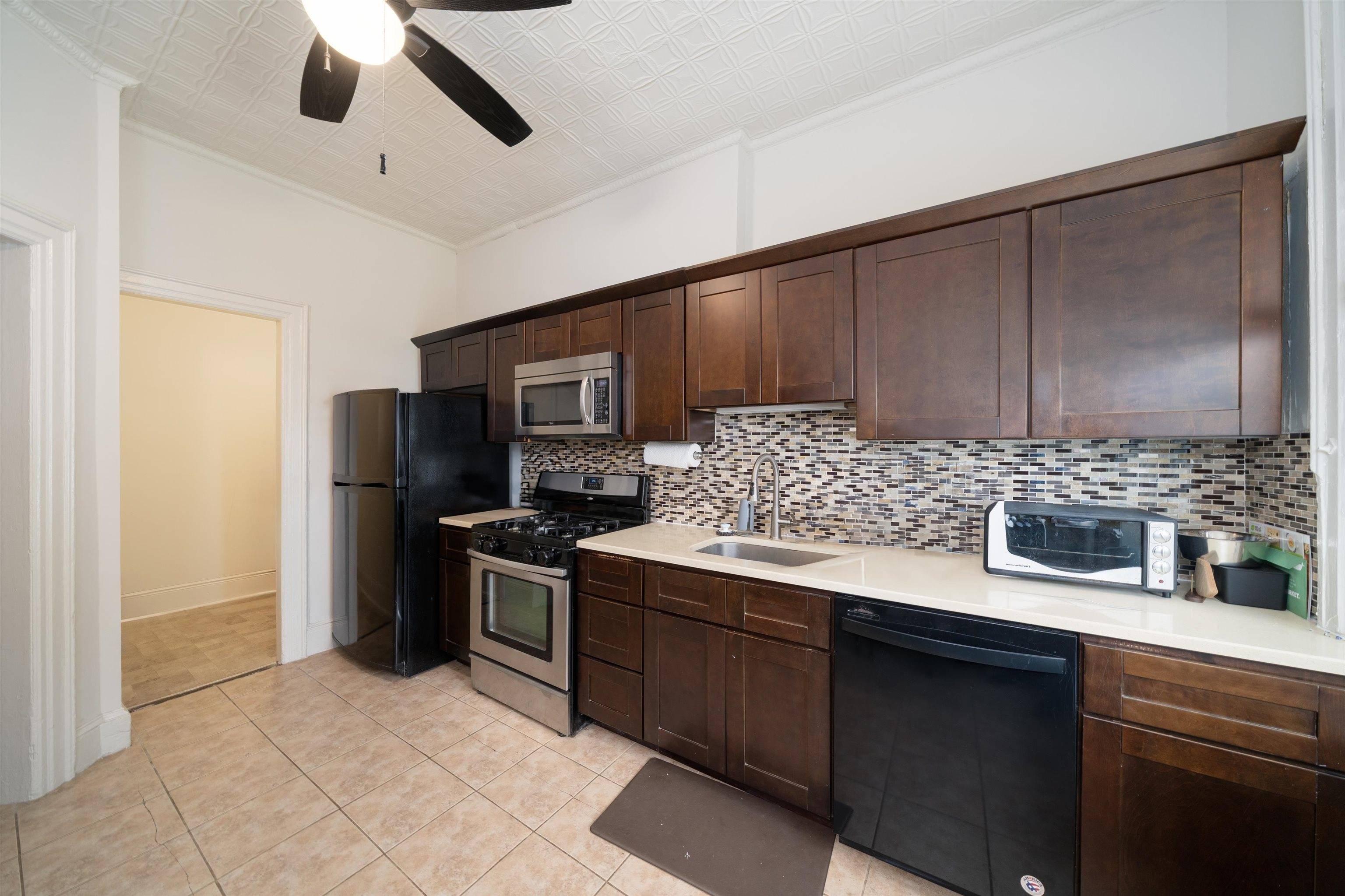 Weehawken, NJ 07086,27 48TH ST