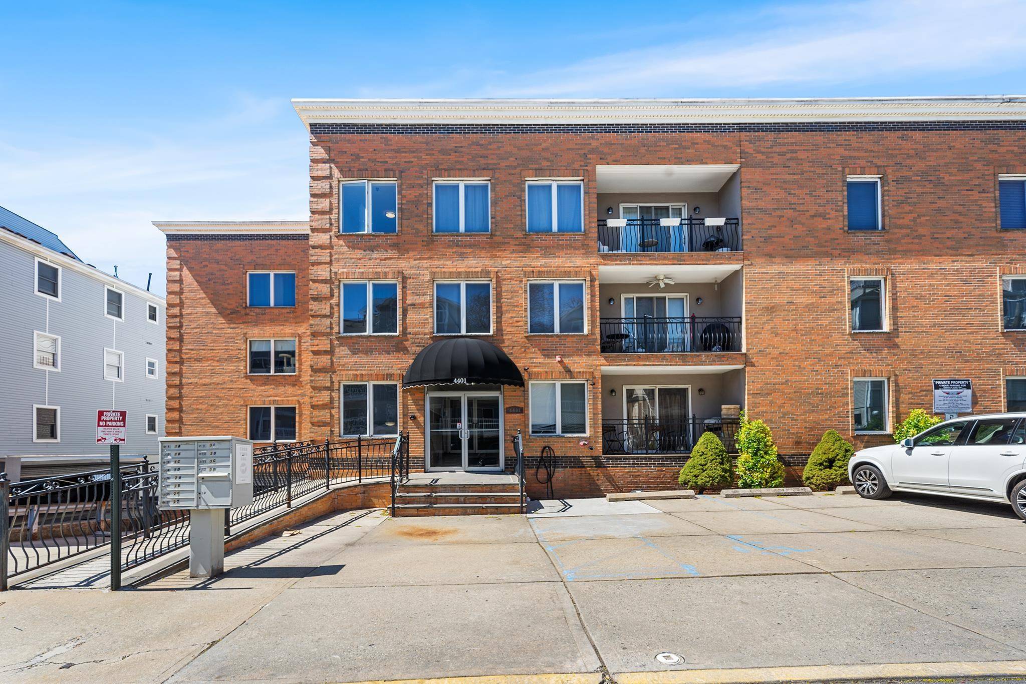 North Bergen, NJ 07047,4401 SMITH AVE  #1B