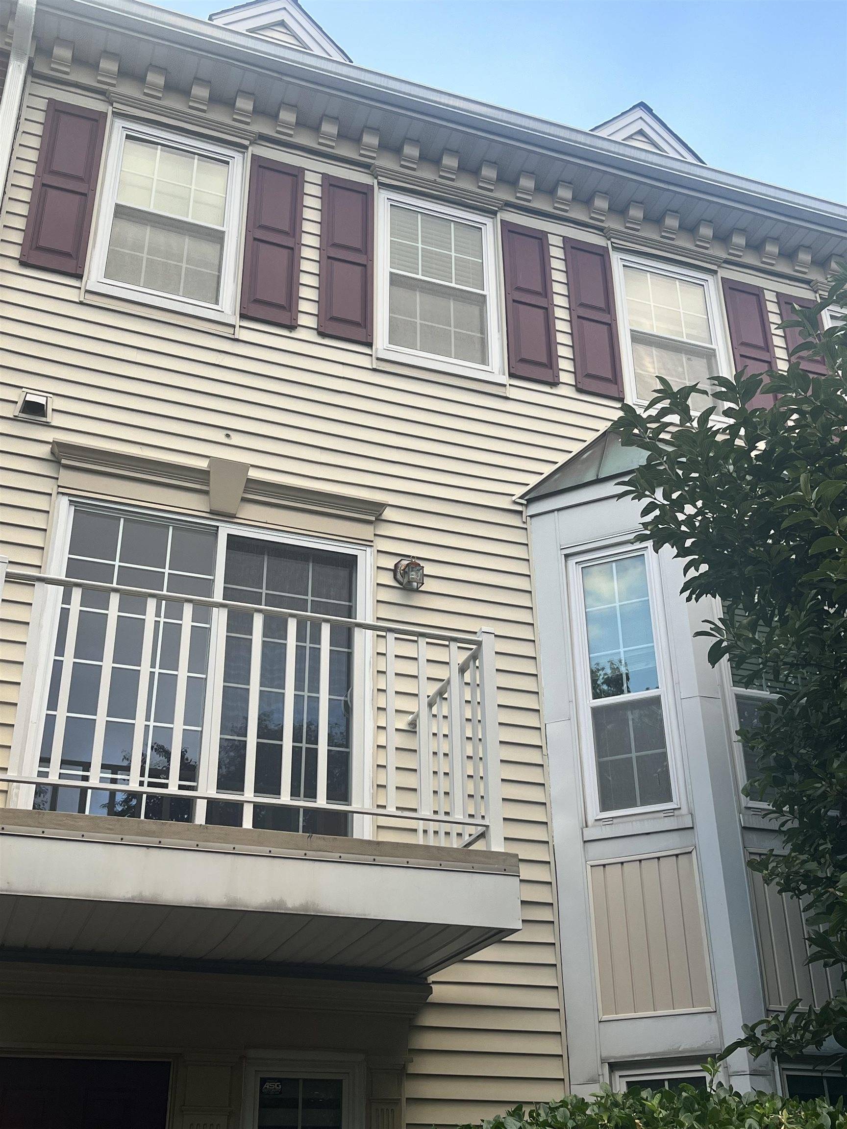 Jc West Bergen, NJ 07305,28 JUNIPER ST