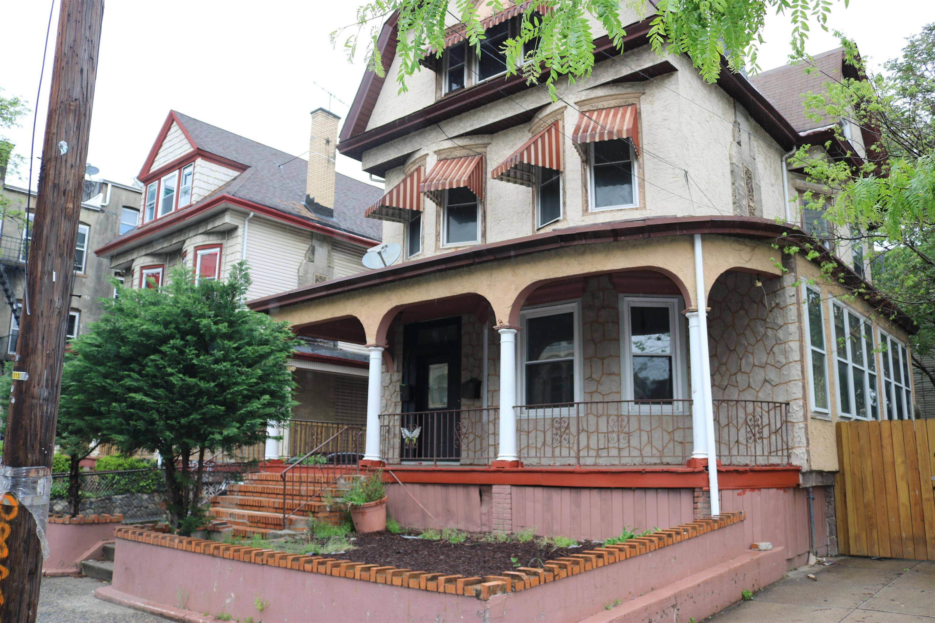 94 LEMBECK AVE, Jc Greenville, NJ 07305