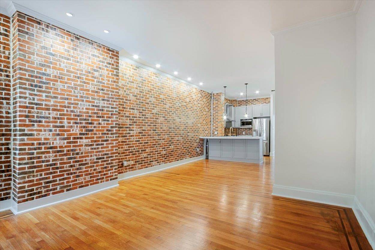 Hoboken, NJ 07030,825 WASHINGTON ST  #3B