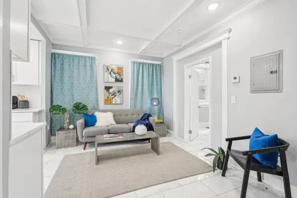214 WEGMAN PARKWAY #1, Jc Greenville, NJ 07305