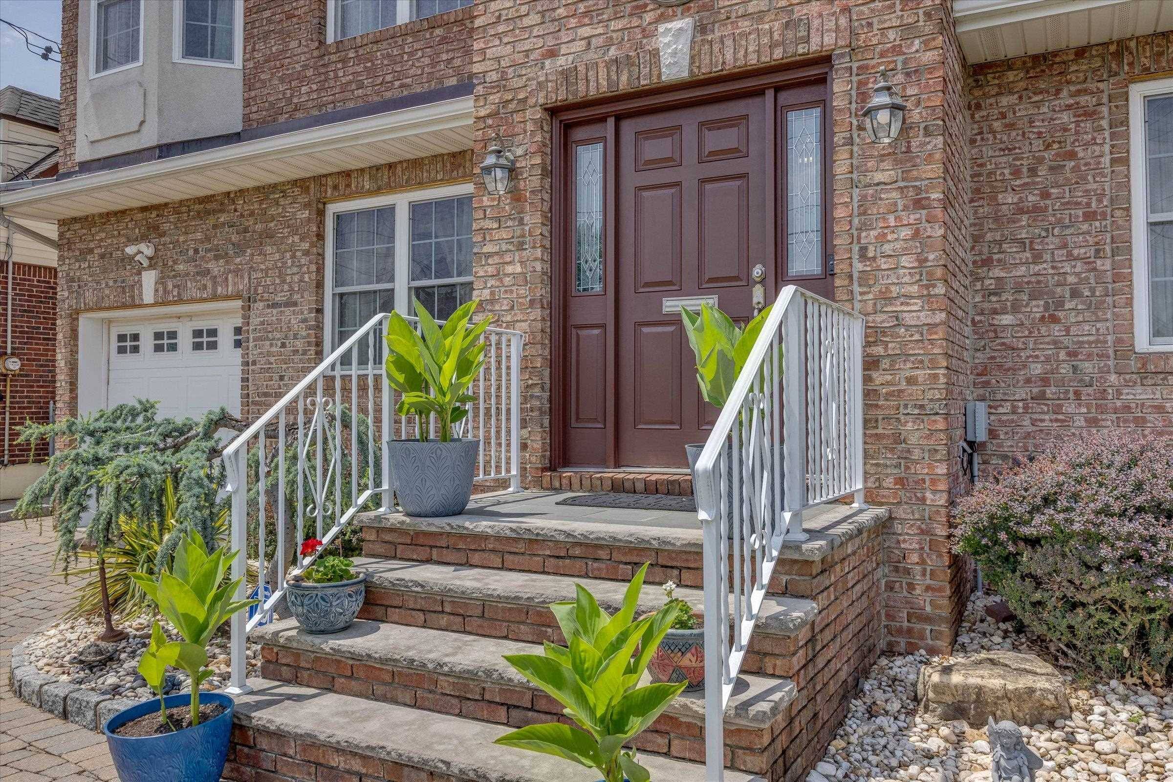 North Arlington, NJ 07031,21 MADISON ST