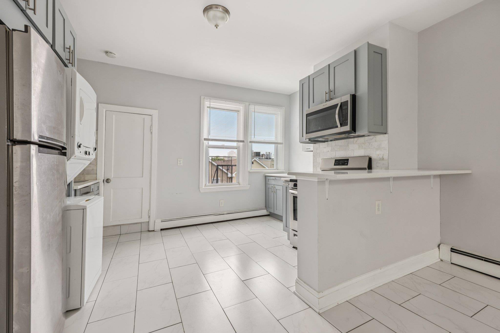 Jc Bergen-lafayett, NJ 07304,59 MONITOR ST  #3R