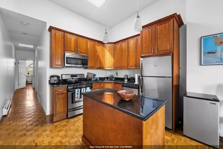 550 2ND ST  #4, Hoboken, NJ 07030-6522