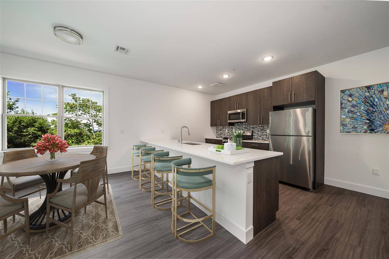 North Bergen, NJ 07047,2507 KENNEDY BLVD  #214