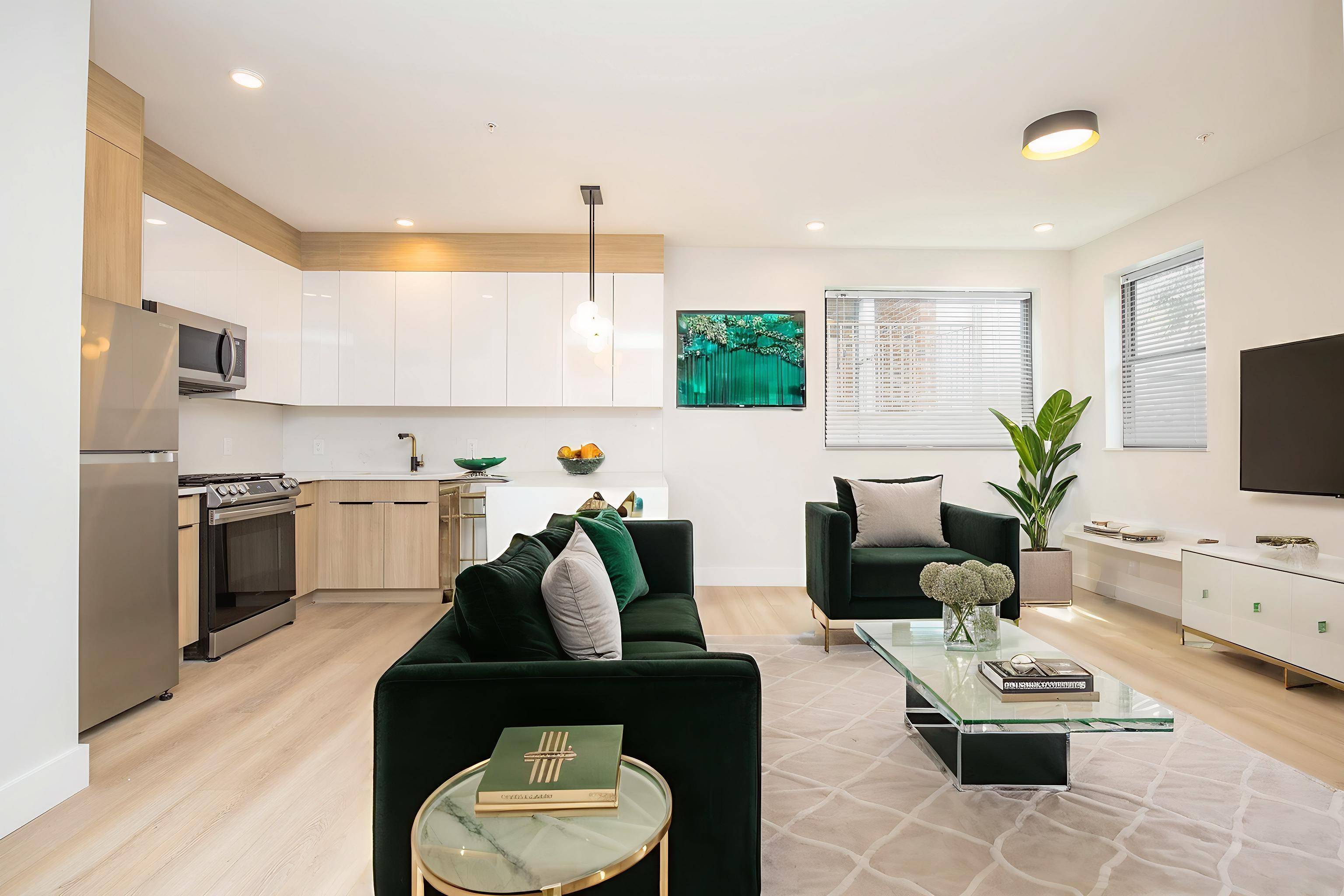 Guttenberg, NJ 07093,6710 PARK AVE  #203