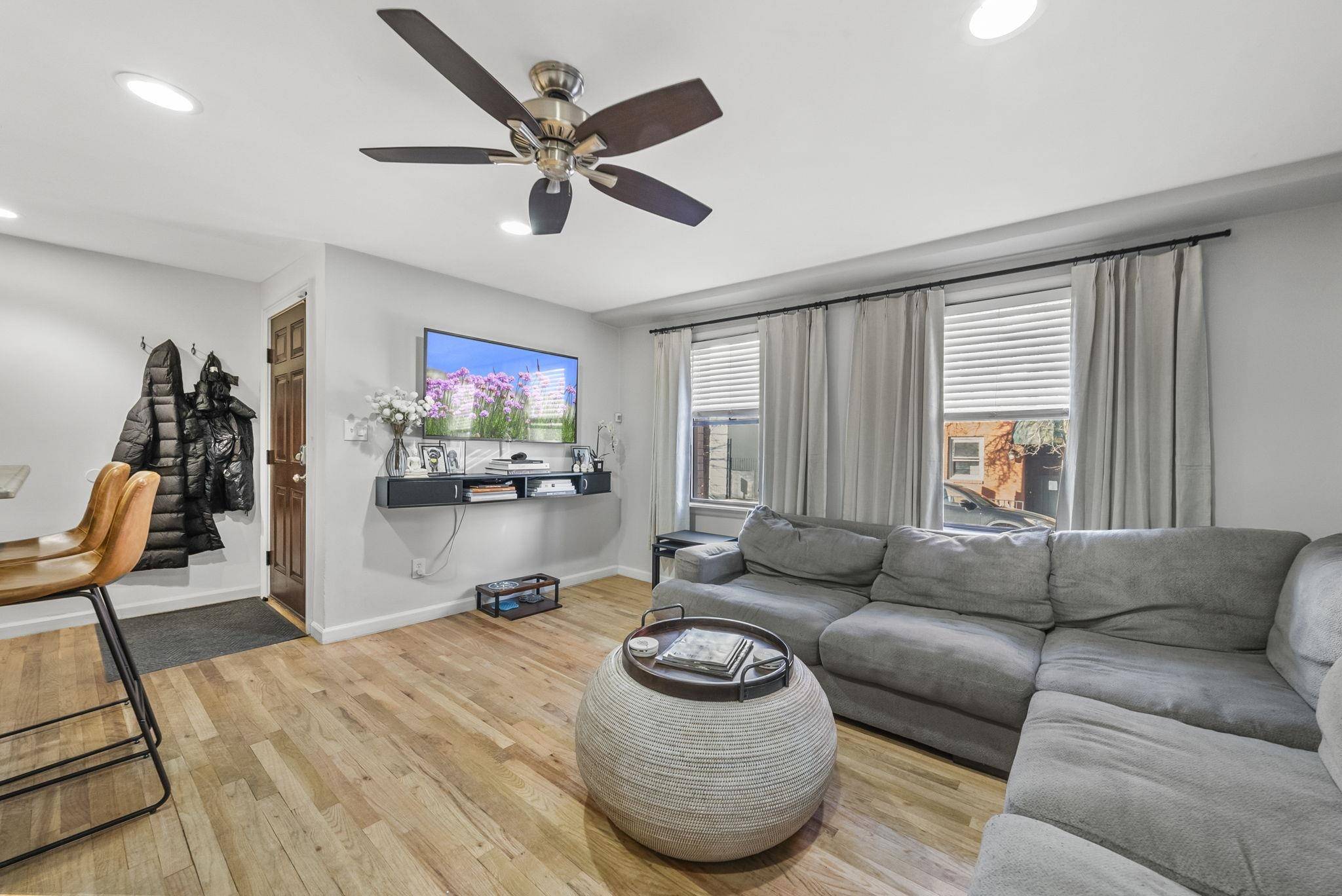 Hoboken, NJ 07030,607 1ST ST  #1