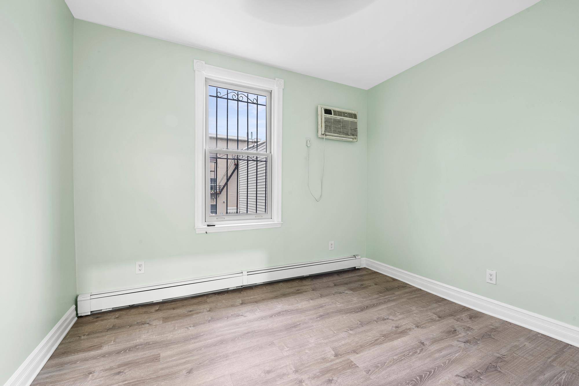 Jc Heights, NJ 07307,259 GRIFFITH ST  ##1