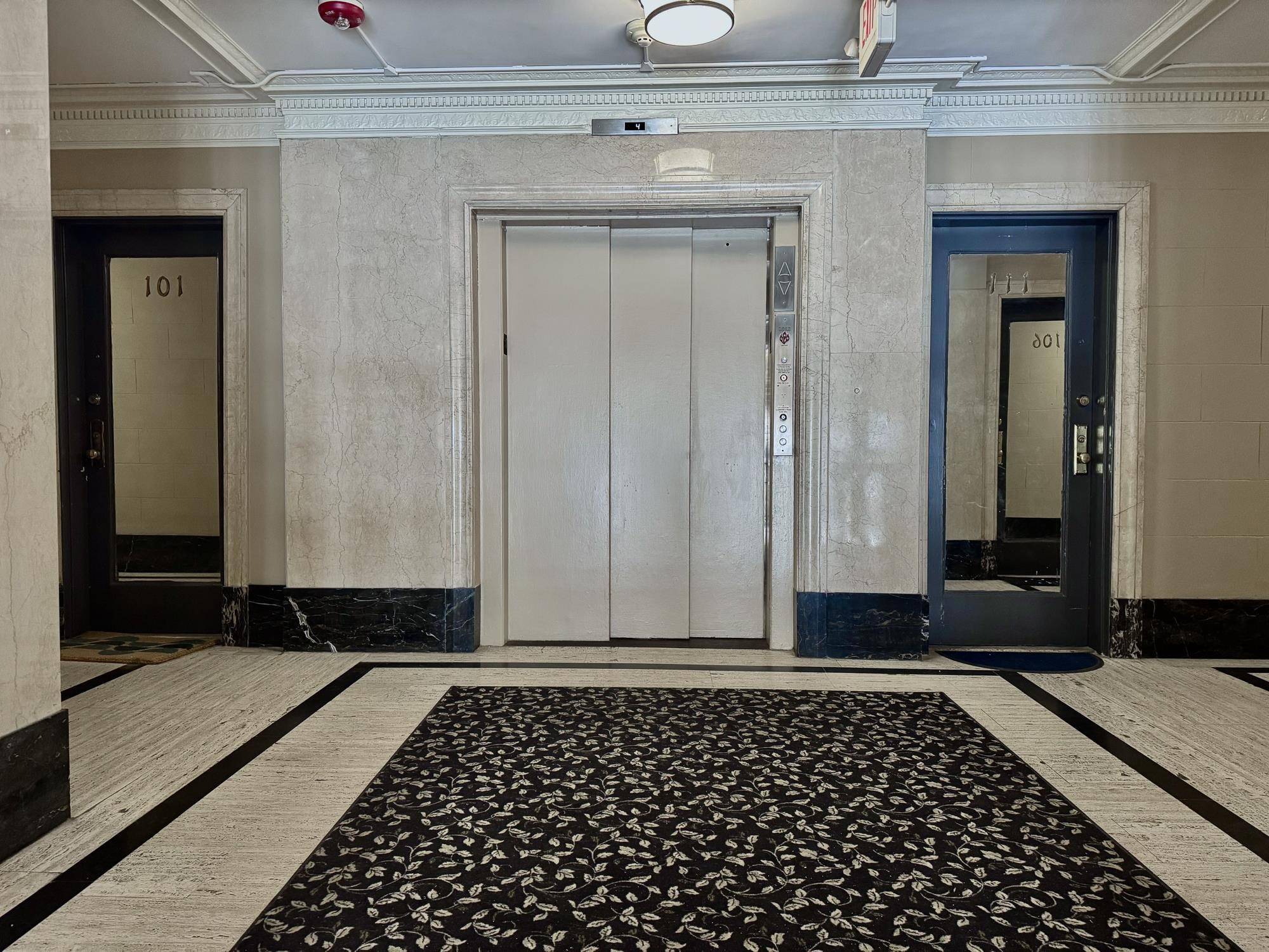 Hoboken, NJ 07030,1000 HUDSON ST  #209