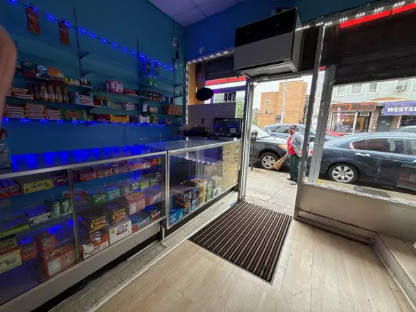 447 WEST SIDE AVE #STORE, Jc West Bergen, NJ 07305