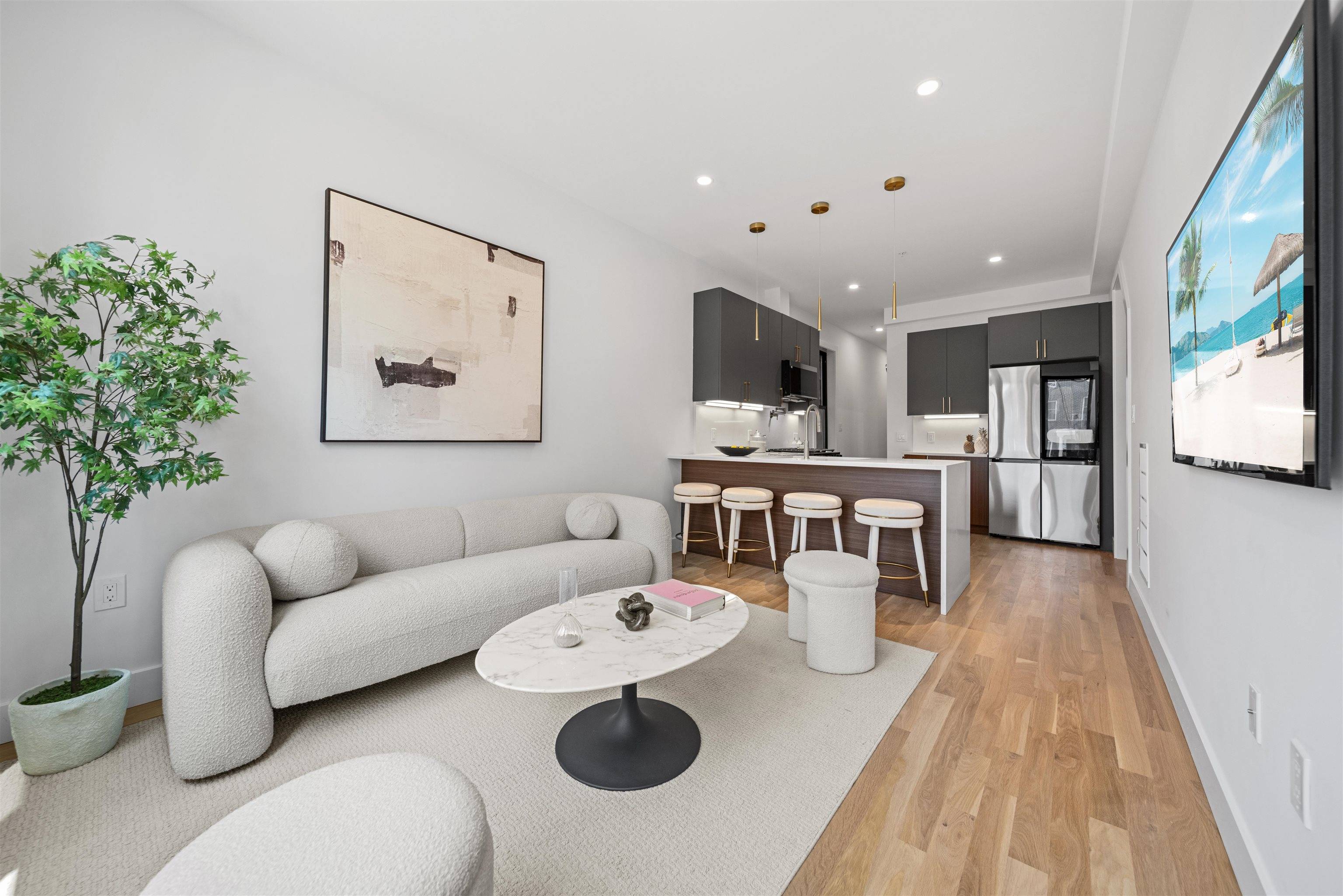 28 BEACON AVE #1, Jc Heights, NJ 07306