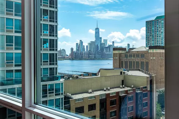 Jc Downtown, NJ 07310,1 SHORE LANE  #1208
