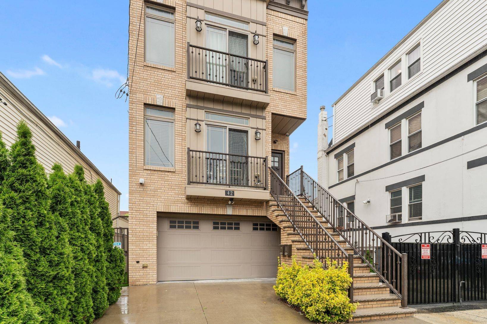 42 GRACE ST #2A, Jc Heights, NJ 07307