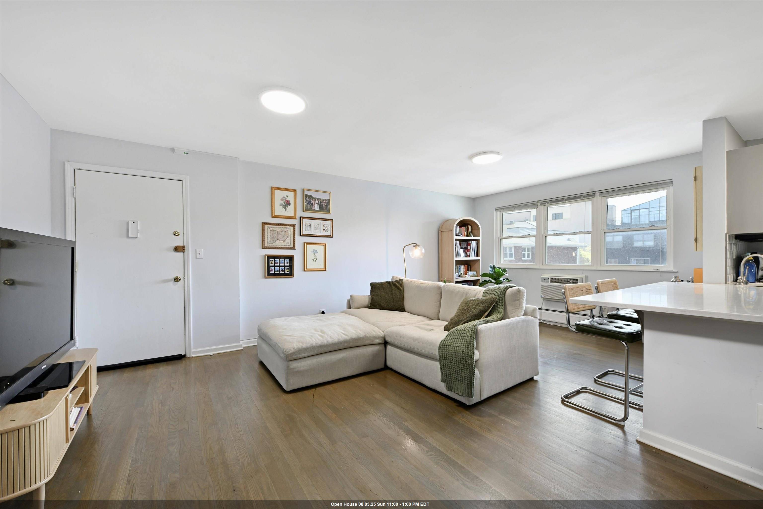 1 CONGRESS ST  #304, Jc Heights, NJ 07307