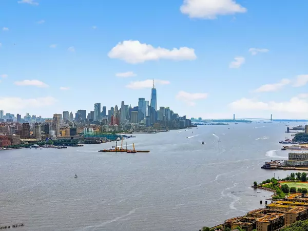 Weehawken, NJ 07086,899 BLVD EAST  #4O