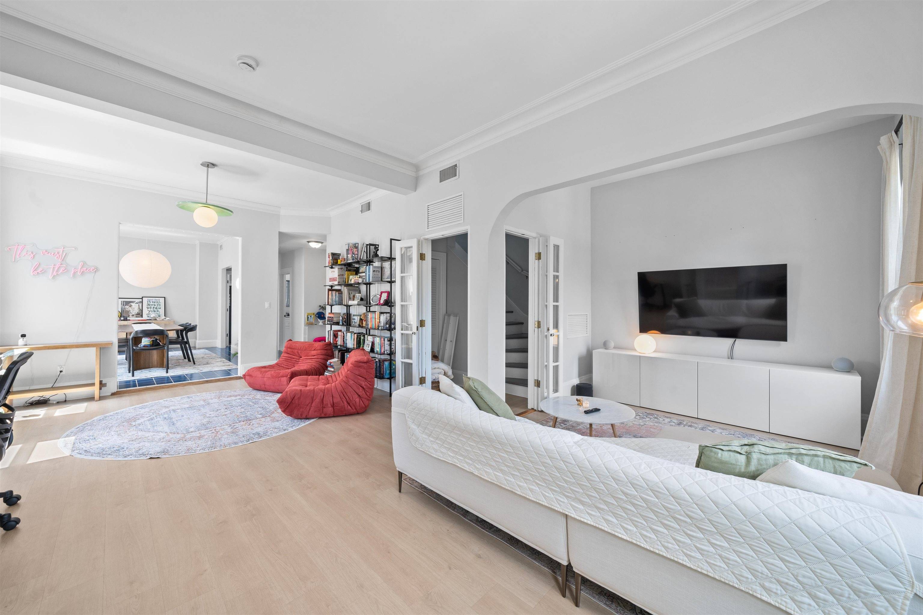 Weehawken, NJ 07086,33 DUER PL