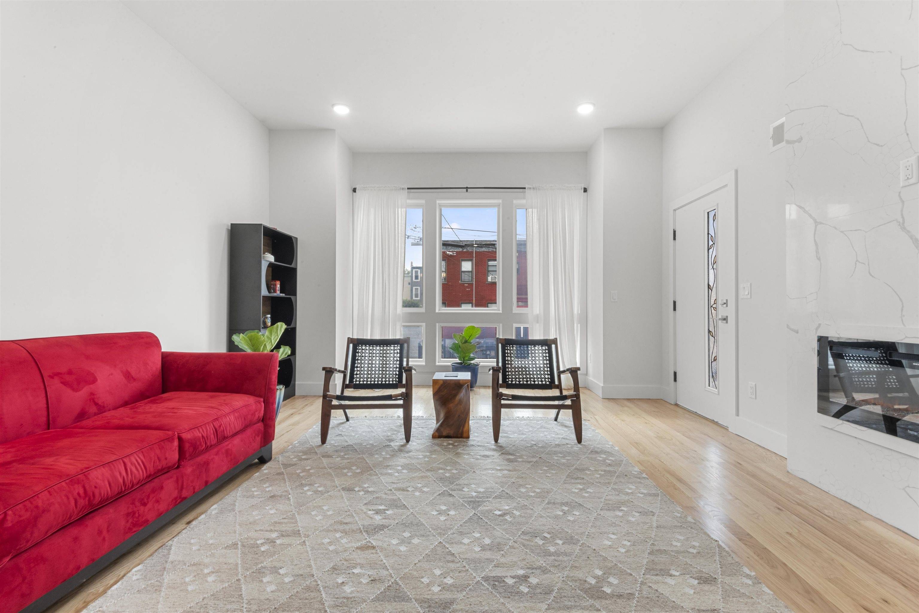 Jc Bergen-lafayett, NJ 07304,119 VAN HORNE ST  #1
