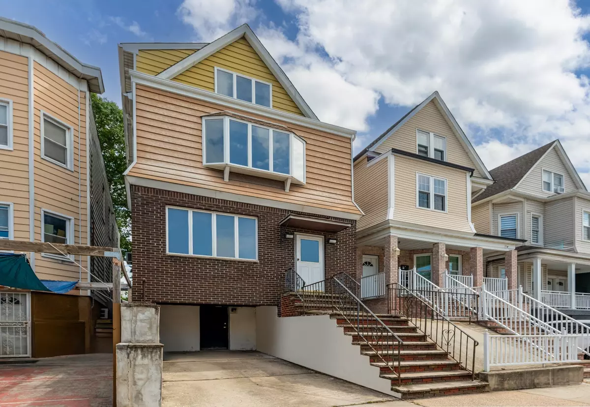 Bayonne, NJ 07002,71 WEST 17TH ST