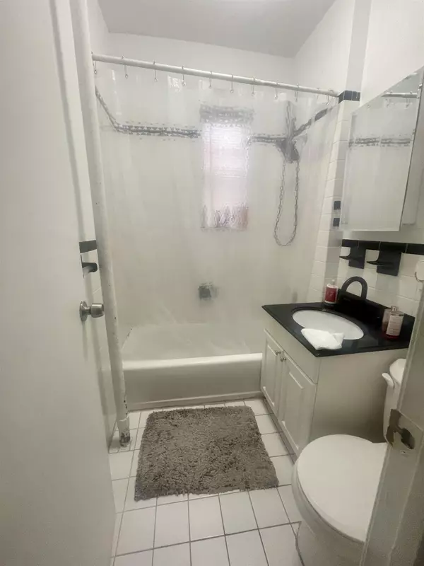 North Bergen, NJ 07047,9015 BERGENWOOD AVE  ##7