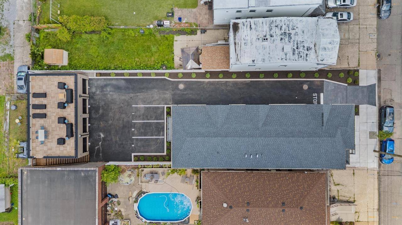Bayonne, NJ 07002,525 AVENUE E