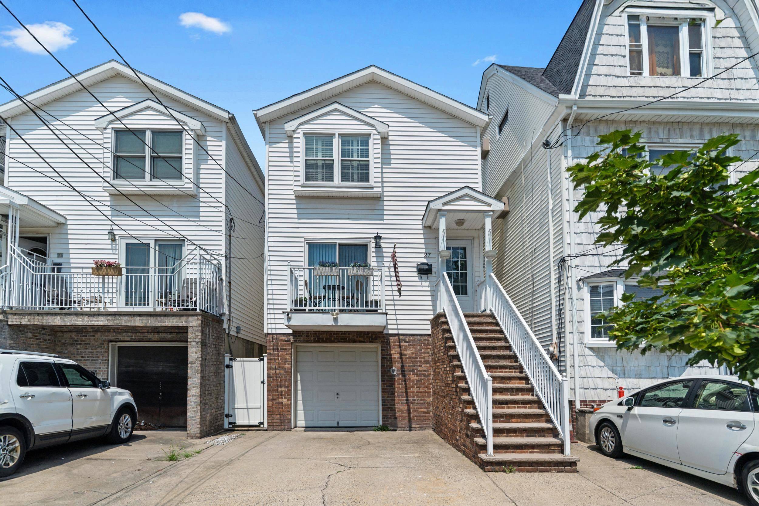 27 EAST 34TH ST, Bayonne, NJ 07002