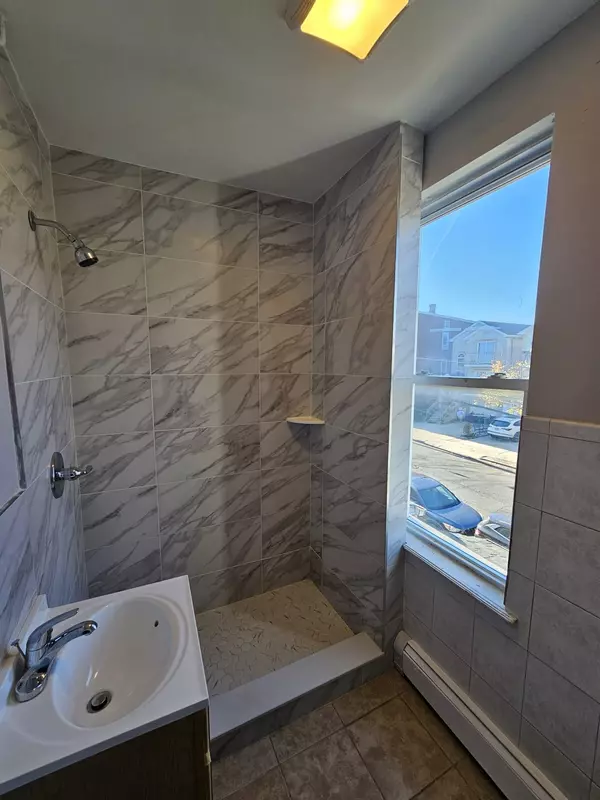 Elizabeth, NJ 07206,231 CLARK PL  #2