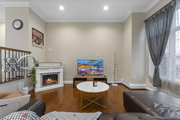 Cliffside Park, NJ 07010,405 COMMERCIAL AVE