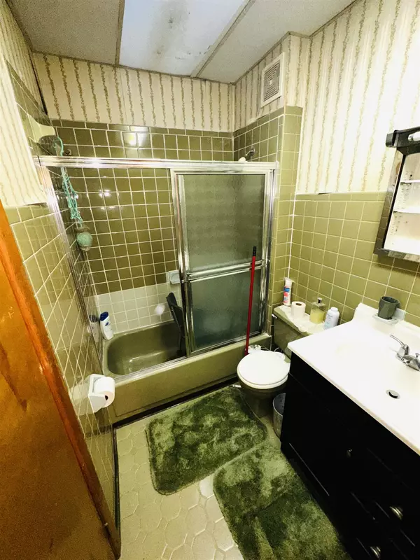 Jc Heights, NJ 07307,86 HANCOX AVE  #APT 2