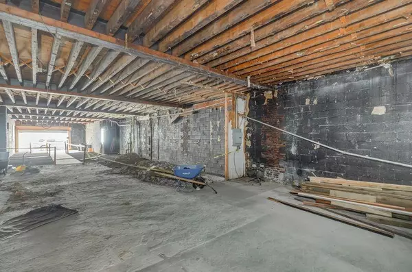 Bayonne, NJ 07002,477 AVENUE C